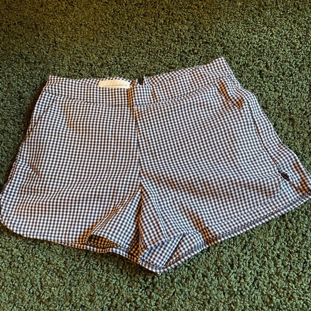 URBAN OUTFITTERS FRENCH SHORTS